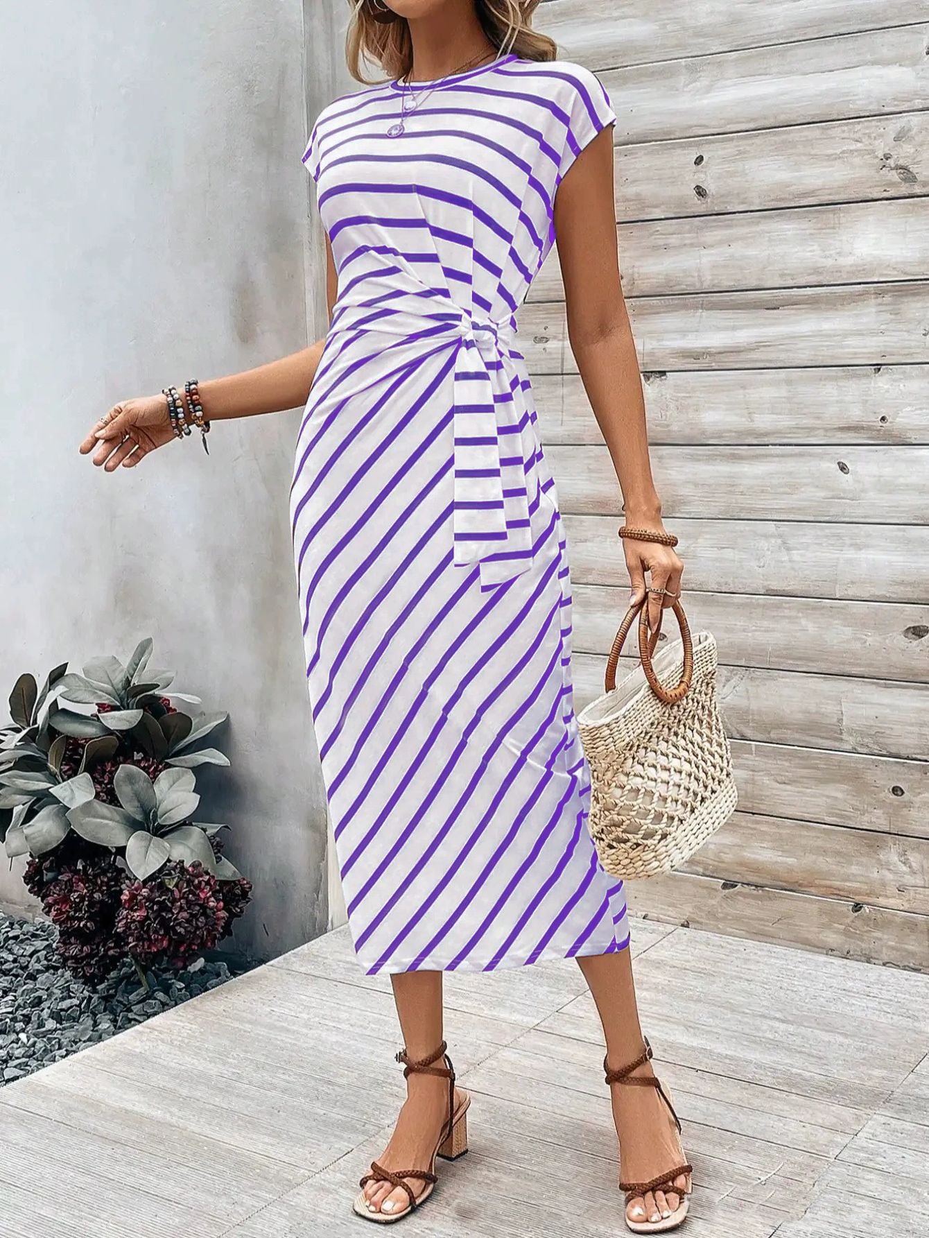 Elegant waist tie striped round neck short sleeve long dress