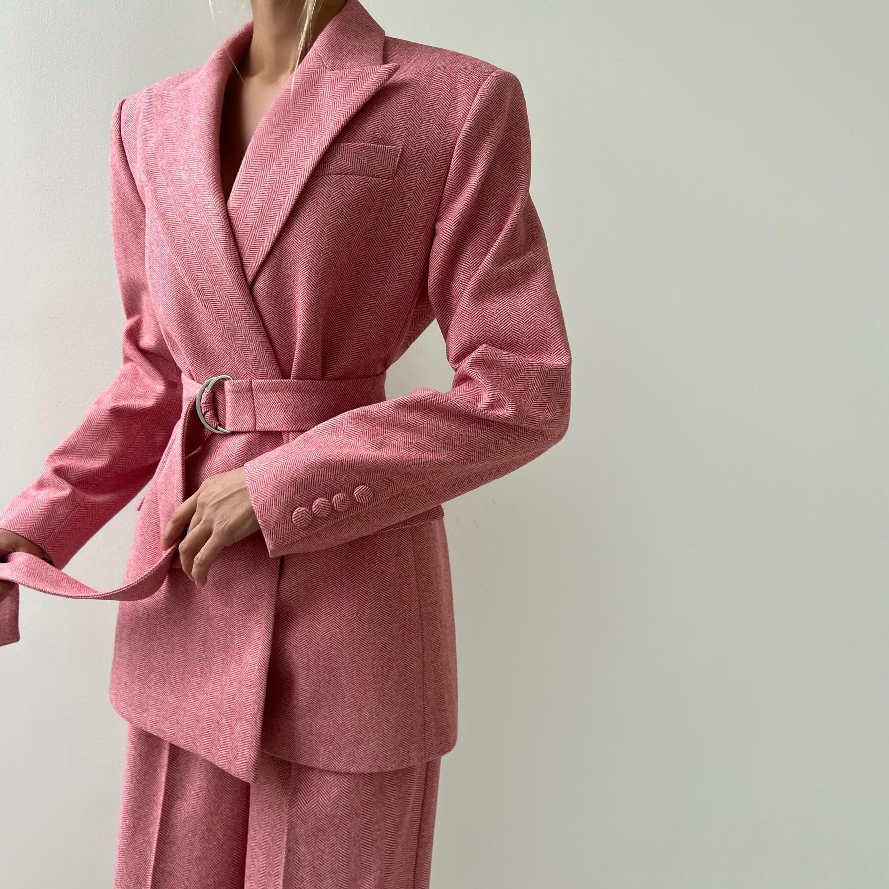 Solid color waisted fishbone straight shoulder suit three-piece suit simple and versatile commuting high waist trousers