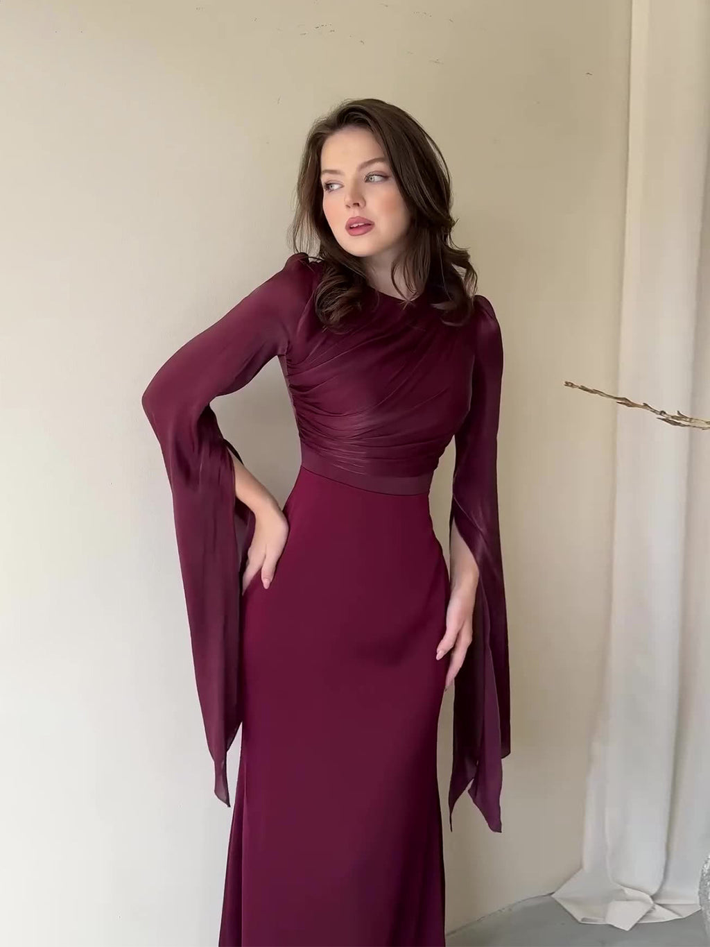 Spliced organza long satin fitted dress with wide sleeves