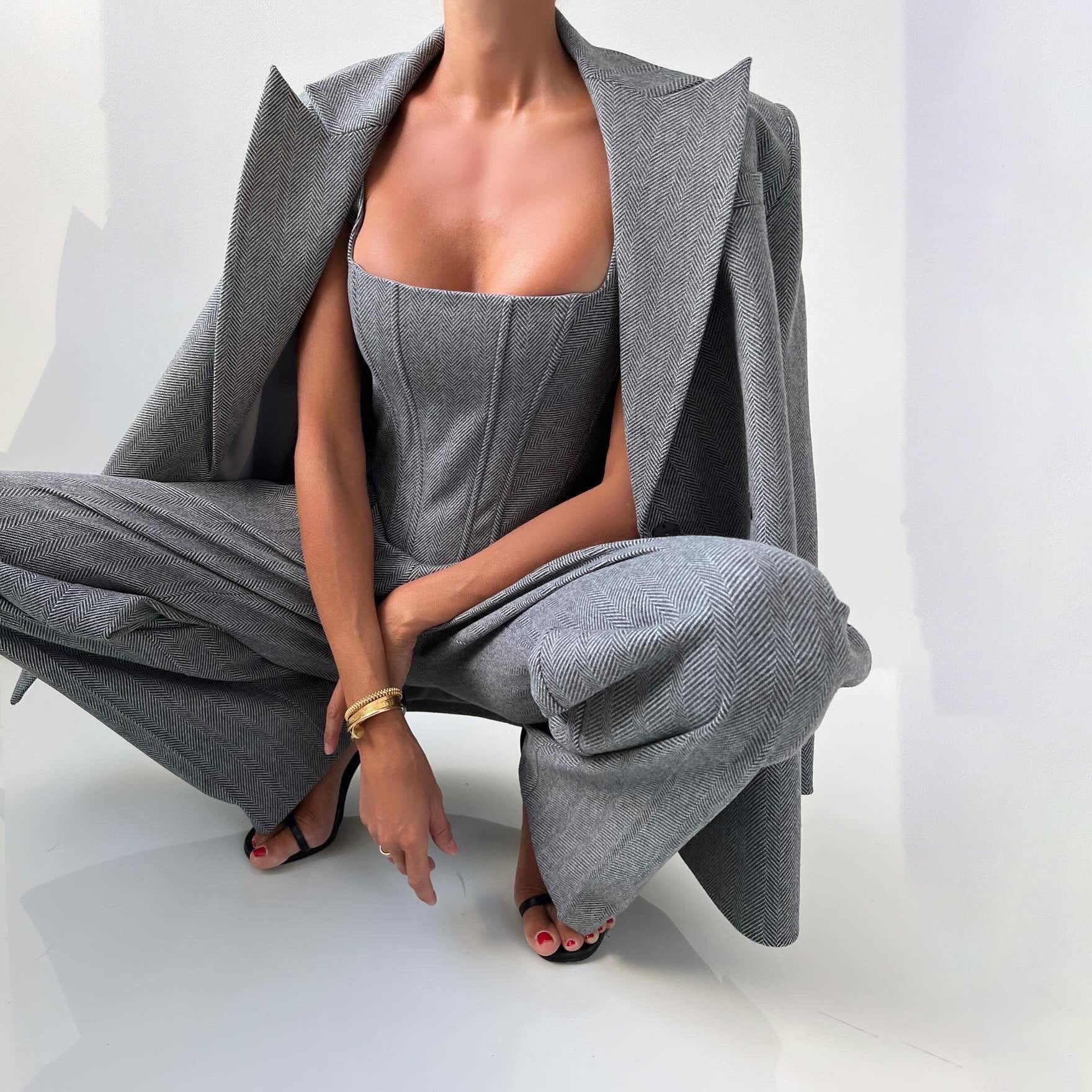 Solid color waisted fishbone straight shoulder suit three-piece suit simple and versatile commuting high waist trousers