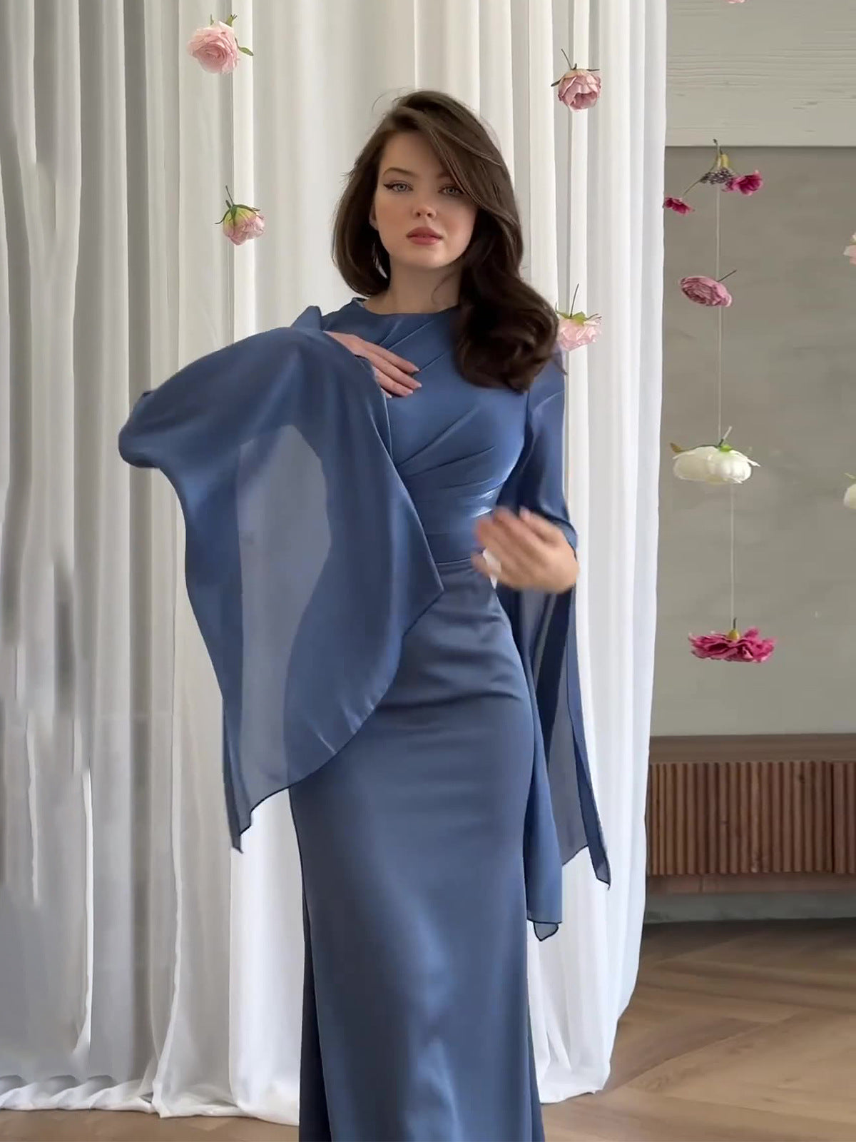 Spliced organza long satin fitted dress with wide sleeves