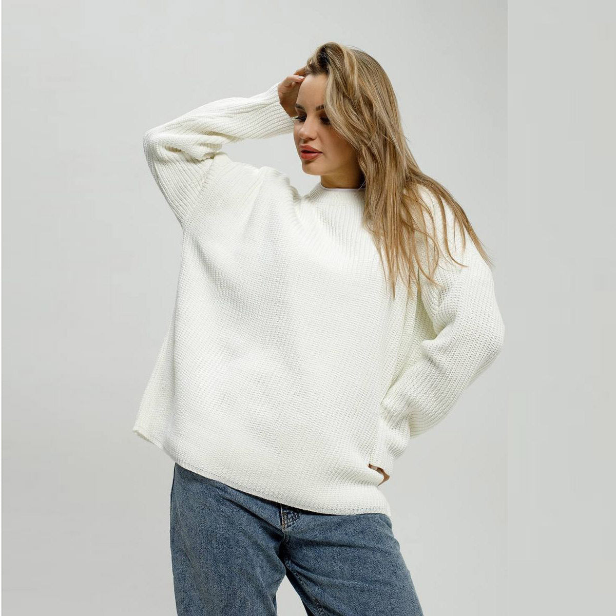 Round neck loose long sleeve sweater