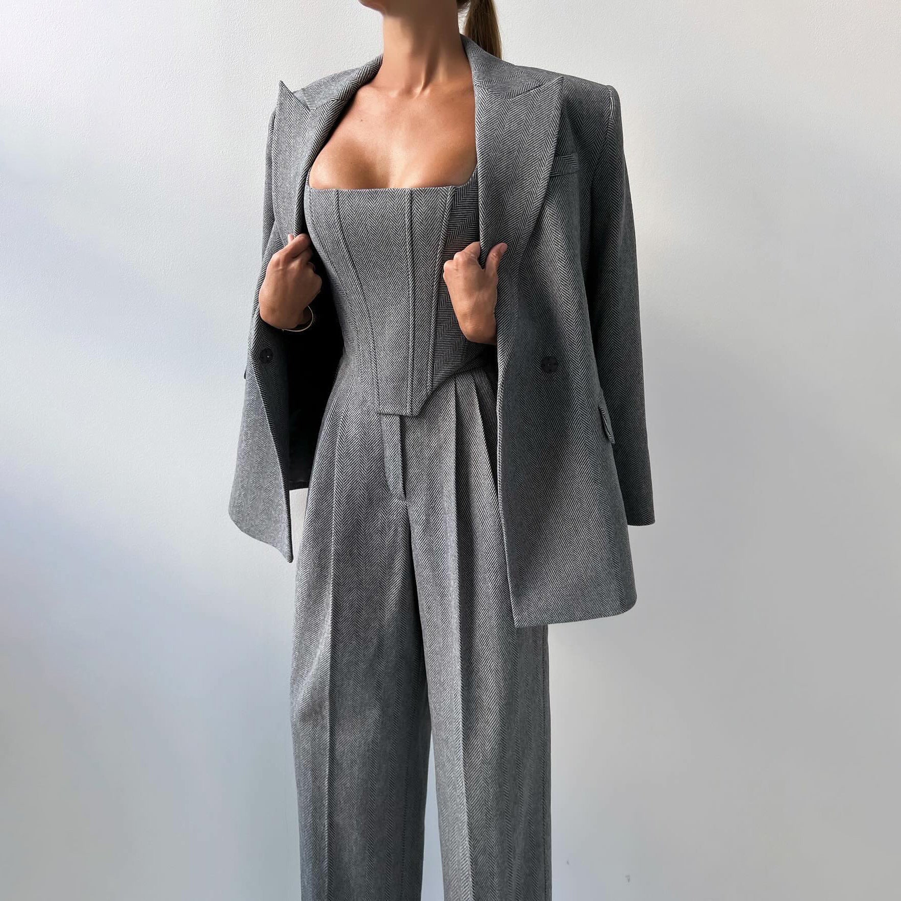 Solid color waisted fishbone straight shoulder suit three-piece suit simple and versatile commuting high waist trousers
