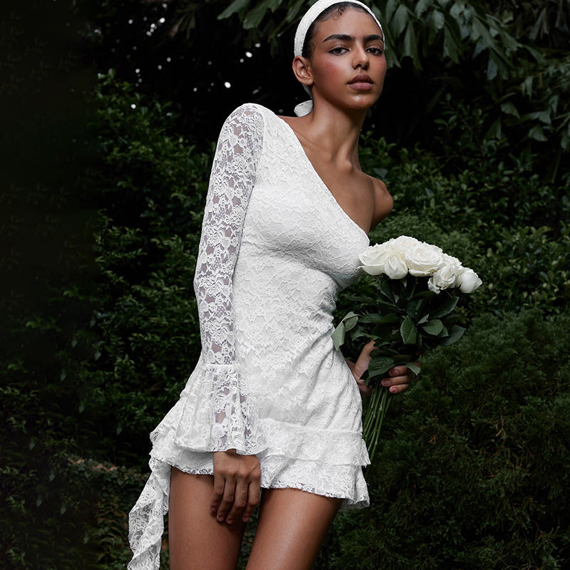 One-shoulder ruffled ribbon long-sleeved short dress